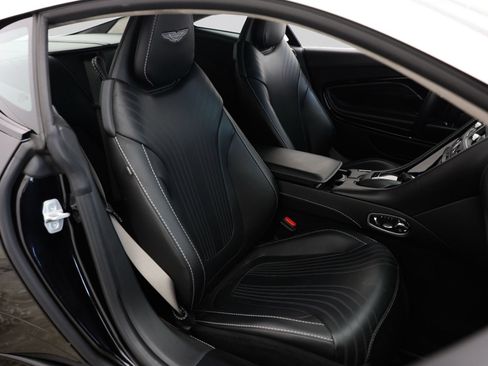 Used 2018 Aston Martin DB11 V12 RWD image 5