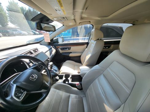 Used 2017 Honda CR-V Touring image 10