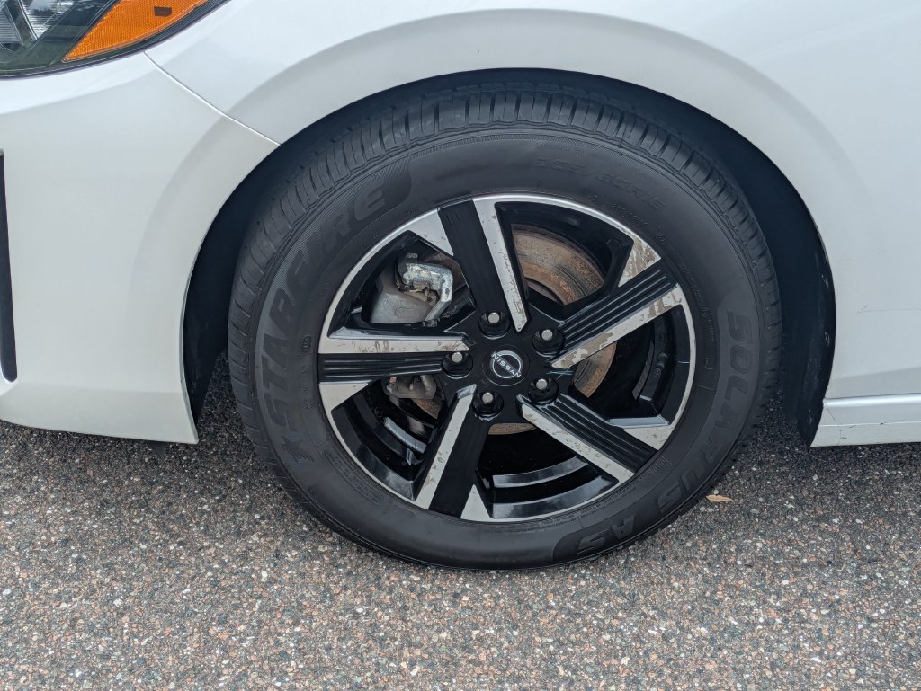 Used 2025 Nissan Sentra SV FWD image 11