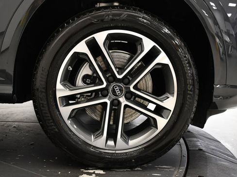 Certified 2025 Audi Q5 Premium w/ Convenience Package image 16
