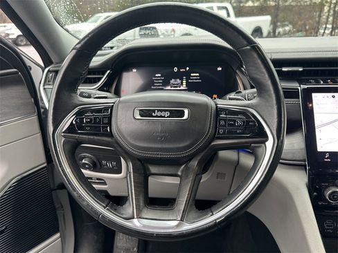 Used 2022 Jeep Grand Cherokee Overland w/ Luxury Tech Group IV image 11