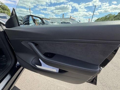 Used 2020 Tesla Model 3 Standard Range RWD image 16