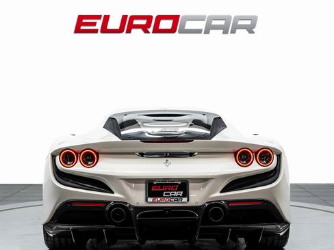 Used 2021 Ferrari F8 Tributo image 4