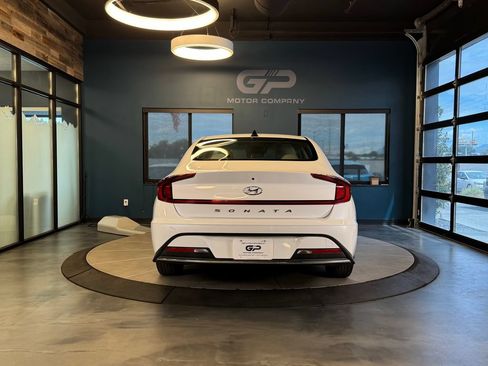 Used 2023 Hyundai Sonata SE FWD image 4