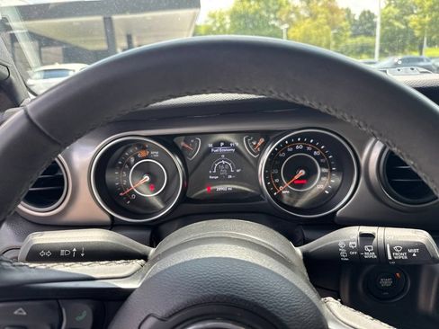 Used 2023 Jeep Wrangler Sport AWD/4WD image 15
