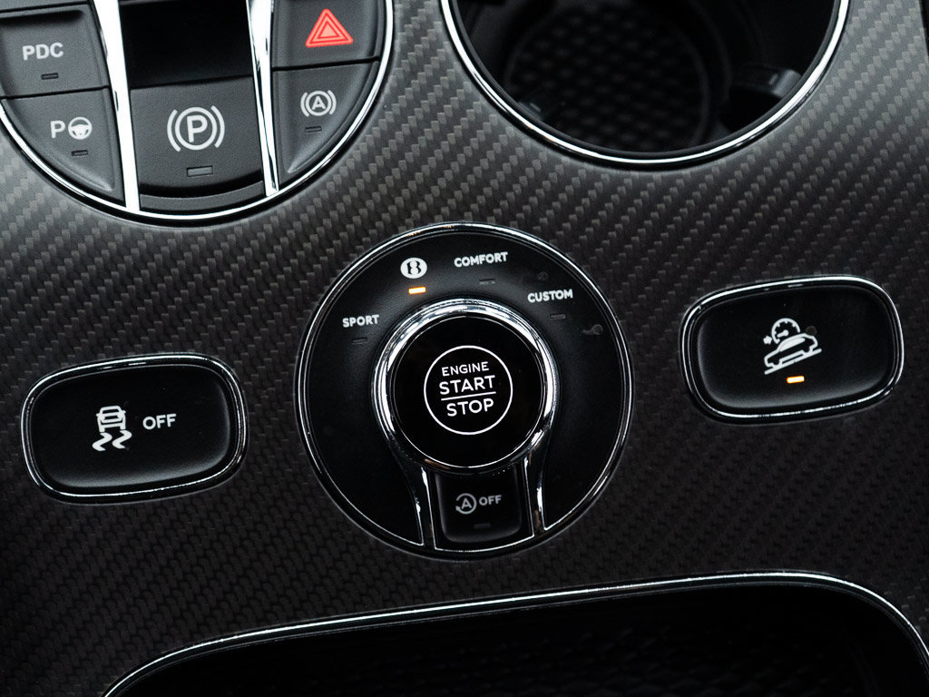 Certified 2022 Bentley Bentayga AWD/4WD image 35