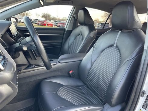 Used 2022 Toyota Camry SE image 24