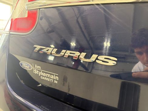 Used 2011 Ford Taurus Limited w/ 301A Rapid Spec Order Code FWD image 8