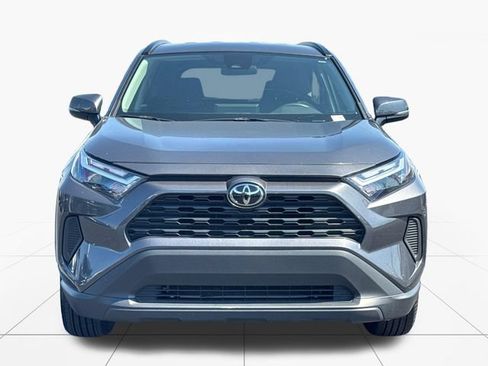 Used 2025 Toyota RAV4 XLE FWD image 9