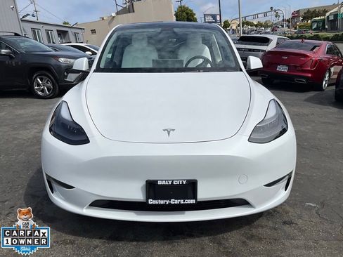 Used 2023 Tesla Model Y Performance image 2