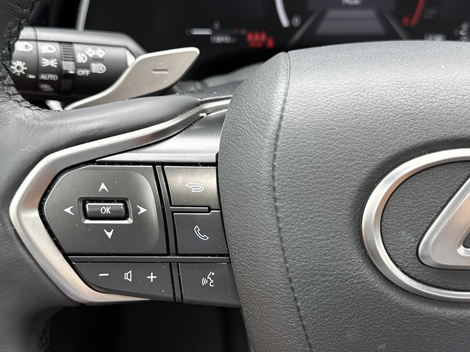 Used 2025 Lexus RX 350 Premium w/ Accessory Package (Z1) FWD image 21