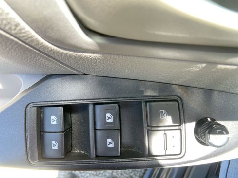 Used 2020 Toyota Sienna L FWD image 13