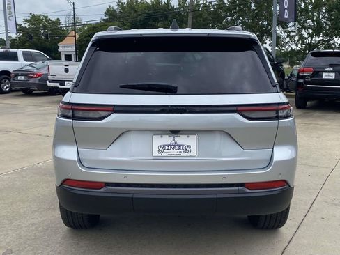 New 2026 Jeep Grand Cherokee Limited w/ Limited Altitude Package RWD image 35