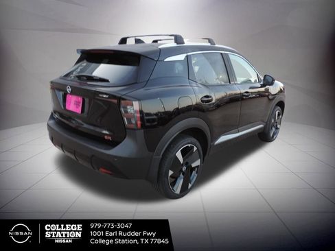 New 2026 Nissan Kicks SR image 4