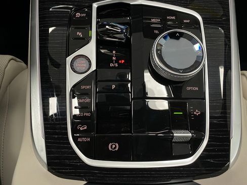 New 2026 BMW X7 M60i image 30