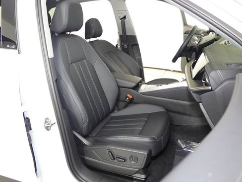 Used 2025 Audi Q5 Premium Plus w/ Premium Plus AWD/4WD image 19