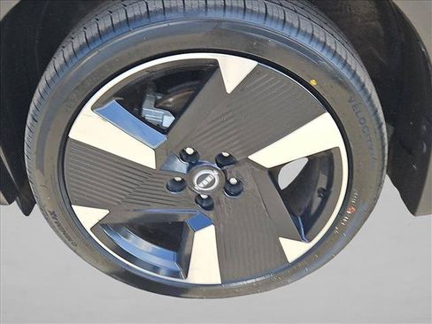 Used 2025 Nissan Kicks SR FWD image 28