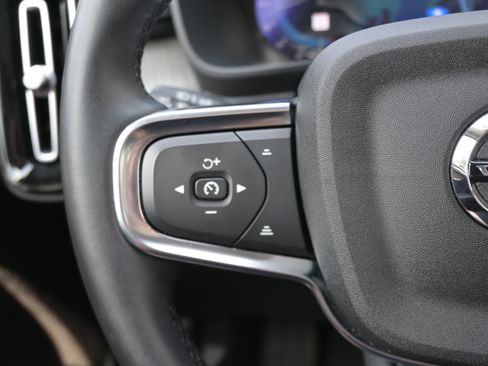 Used 2023 Volvo XC40 B5 Ultimate w/ Climate Package AWD/4WD image 18