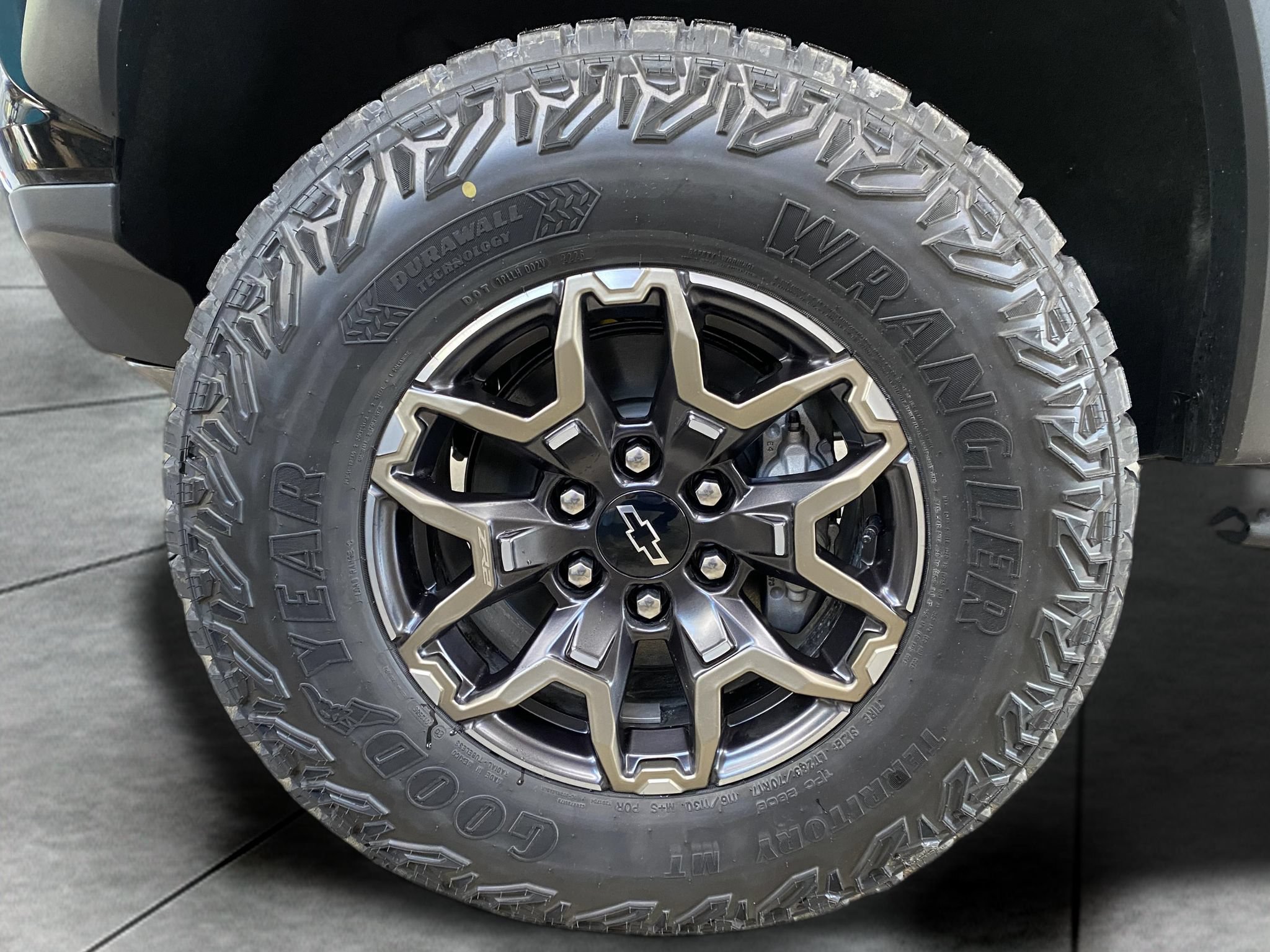 New 2026 Chevrolet Colorado ZR2 w/ Technology Package AWD/4WD image 2