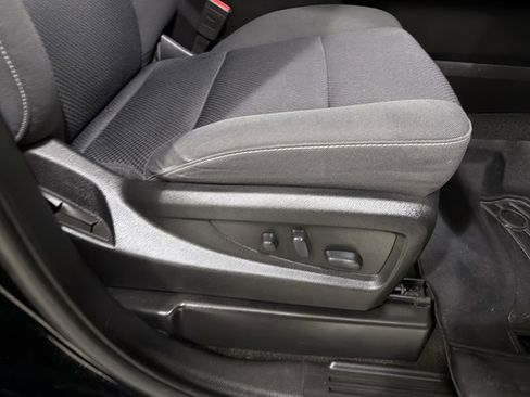 Used 2018 Chevrolet Silverado 1500 LT w/ All Star Edition AWD/4WD image 37