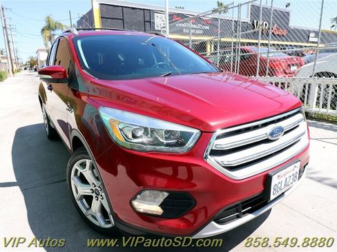 Used 2018 Ford Escape Titanium image 34