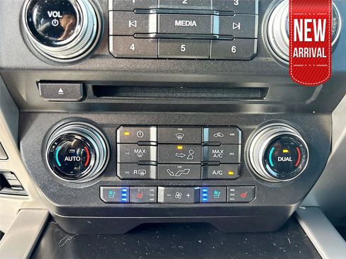 Used 2018 Ford F150 Platinum w/ Equipment Group 701A Luxury image 17