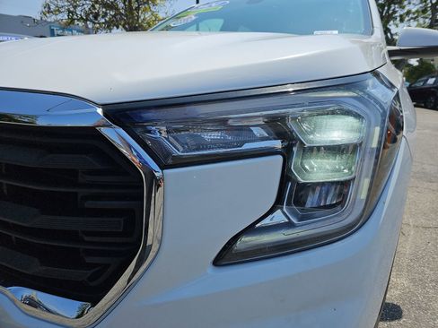 Used 2024 GMC Terrain SLE AWD/4WD image 34