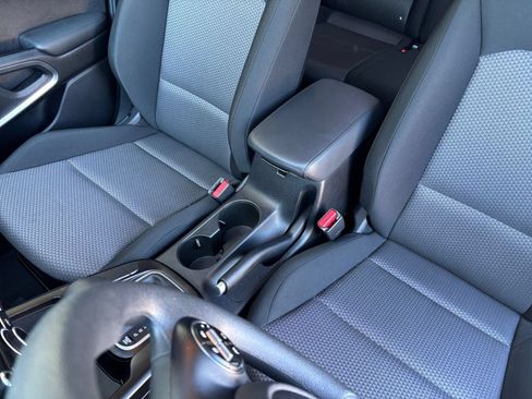 Used 2025 Kia Soul LX w/ LX Technology Package FWD image 34