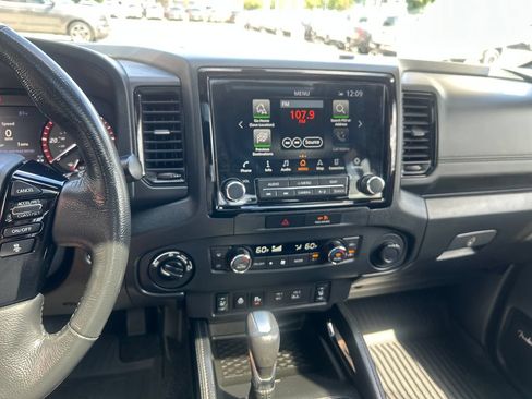 Used 2022 Nissan Frontier PRO-4X w/ Pro-4X Premium Package AWD/4WD image 20