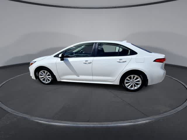 Used 2023 Toyota Corolla LE w/ LE Convenience Package FWD image 5