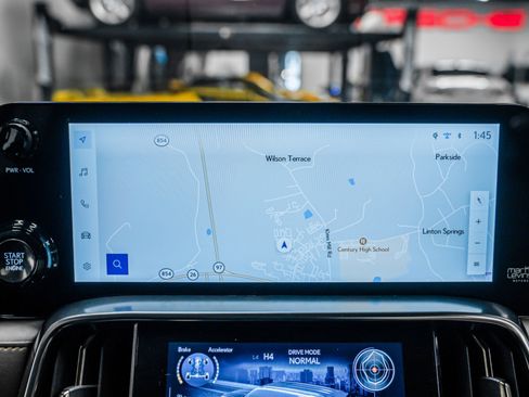 Used 2024 Lexus LX 600 4WD w/ Luxury Package image 16