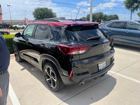 Used 2021 Chevrolet TrailBlazer RS w/ Technology Package FWD image 2