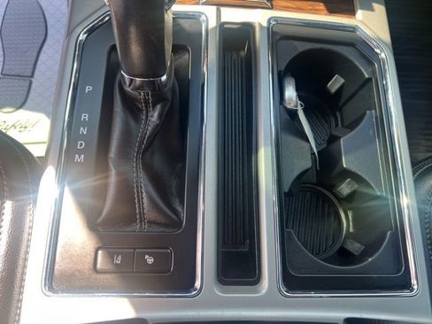 Used 2019 Ford F150 Lariat w/ Equipment Group 502A Luxury AWD/4WD image 33