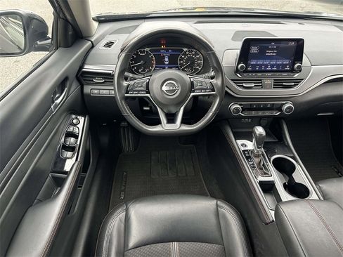Used 2024 Nissan Altima 2.5 SR image 14