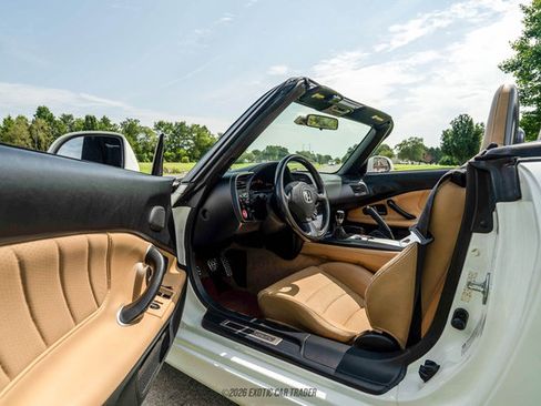 Used 2004 Honda S2000 image 35