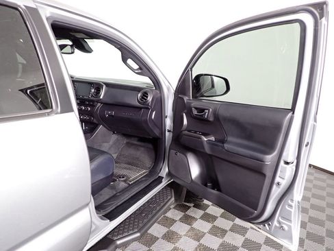 Used 2023 Toyota Tacoma TRD Off-Road w/ TRD Premium Off Road Package image 34