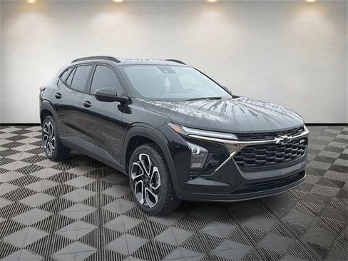 New 2026 Chevrolet Trax RS w/ Sunroof Package image 3