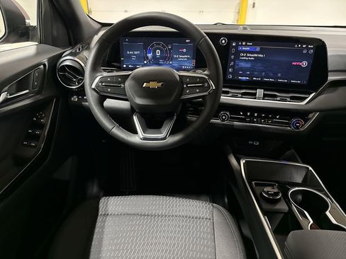 New 2026 Chevrolet Equinox LT w/ Safety and Technology Package AWD/4WD image 11
