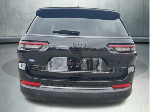 New 2026 Jeep Grand Cherokee L Limited w/ Limited Altitude Package AWD/4WD image 4