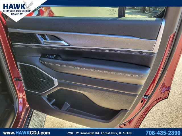 Used 2026 Jeep Grand Wagoneer Limited AWD/4WD image 30