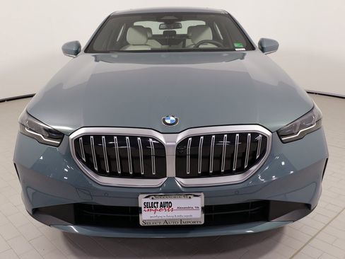 Used 2024 BMW 530i xDrive image 5