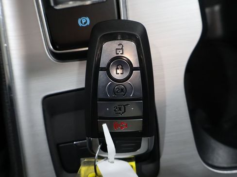 Used 2022 Ford Edge SEL w/ Convenience Package image 28