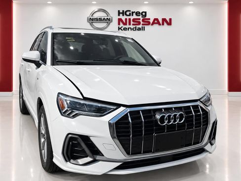 Used 2025 Audi Q3 2.0T Premium w/ Convenience Package AWD/4WD image 3