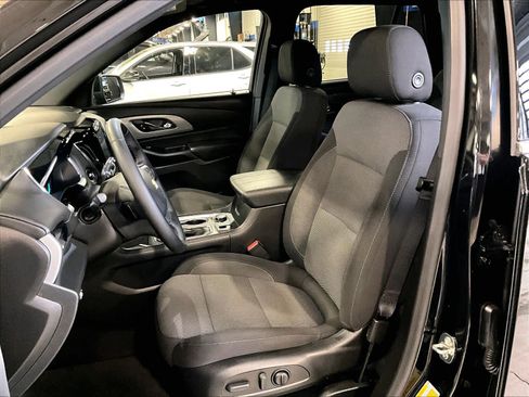 Used 2023 Chevrolet Traverse LT image 10