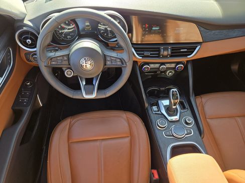 Used 2021 Alfa Romeo Giulia Sprint image 12