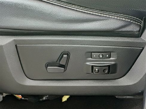 Used 2017 RAM 1500 Laramie w/ Convenience Group image 22