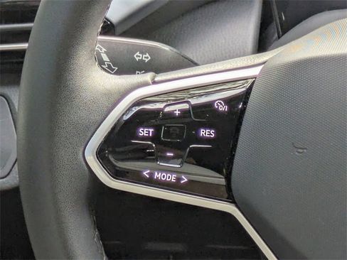 Used 2023 Volkswagen ID.4 Pro image 14