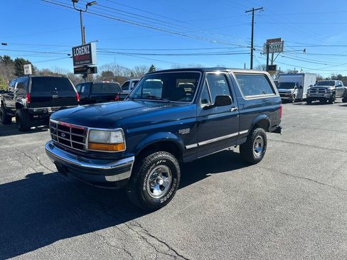 Used 1993 Ford Bronco XLT AWD/4WD image 1