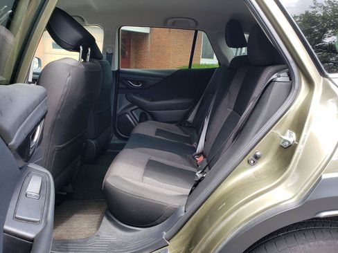 Used 2023 Subaru Outback Premium AWD/4WD image 5