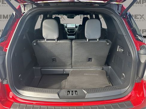 Used 2025 Ford Explorer ST image 32